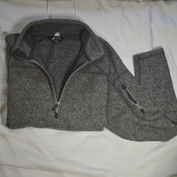 Fleece 1/2 zipper with pocket from MEC  size L/G - Picture 9 of 9